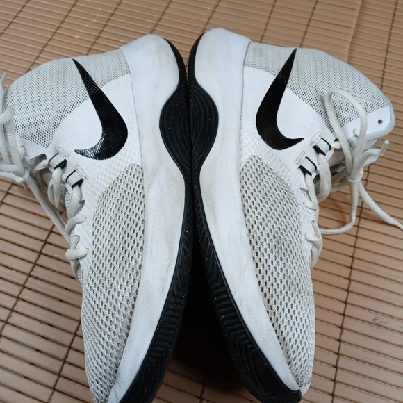Nike Precision 898455-100  WHITE/BLACK Men's Size 8 athletic shoes. 20.1pm - Picture 9 of 10